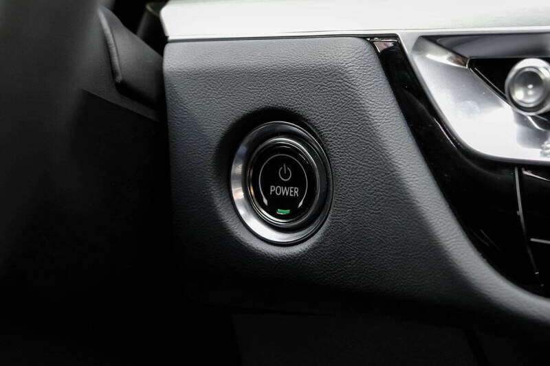 2024 Cadillac LYRIQ Luxury 3