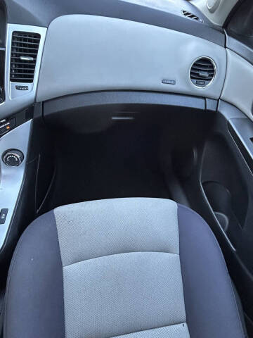 2013 Chevrolet Cruze LS Auto