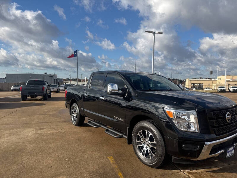 2021 Nissan Titan SV