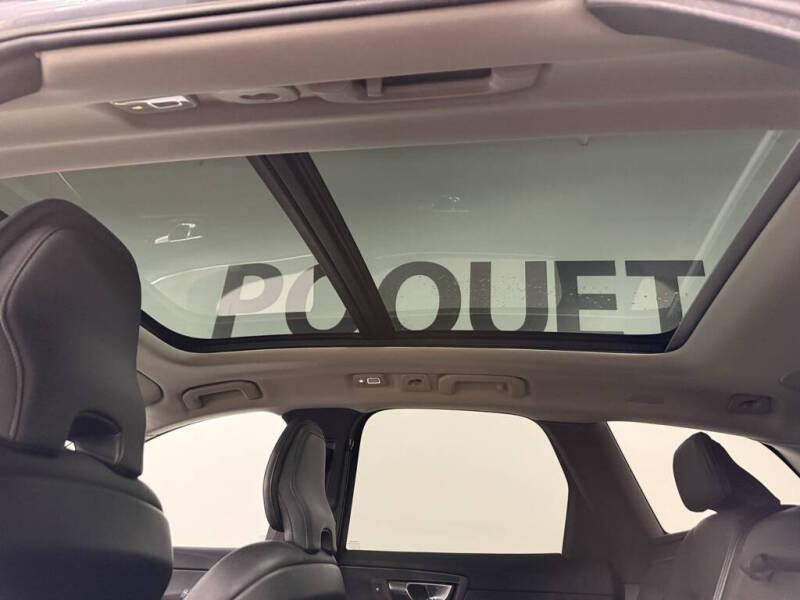 2023 Volvo XC60 Recharge T8 Plus Bright Theme