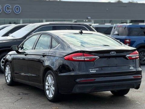 2020 Ford Fusion SE