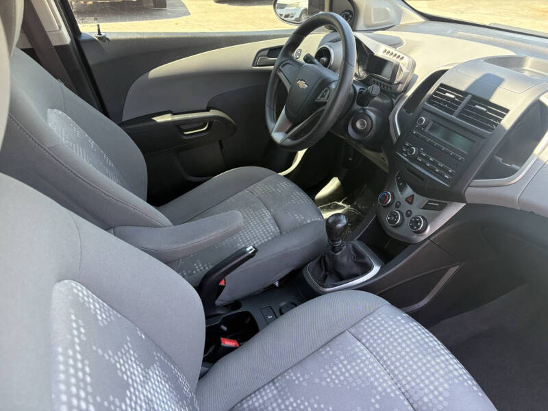 2016 Chevrolet Sonic LS Manual