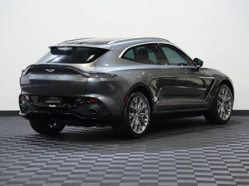 2021 Aston Martin DBX