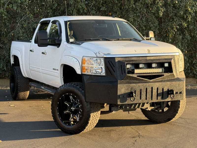 2014 Chevrolet Silverado 3500HD LT's photo