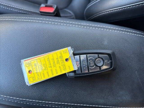 2022 Ford Escape Hybrid Titanium