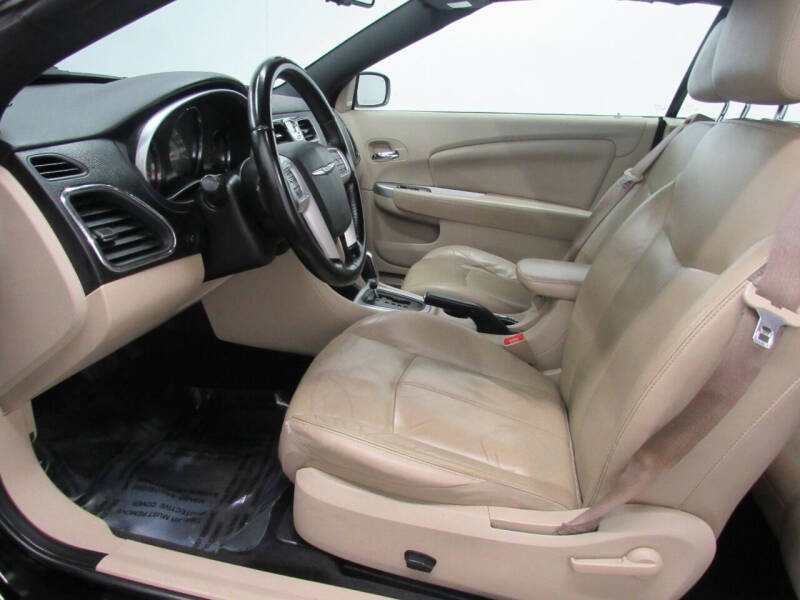 2011 Chrysler 200 Limited