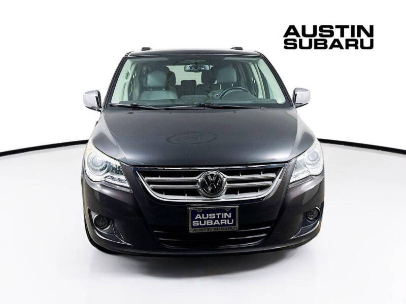 2011 Volkswagen Routan SEL Premium