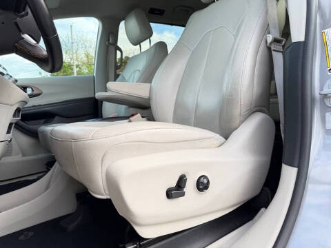 2017 Chrysler Pacifica Touring Plus