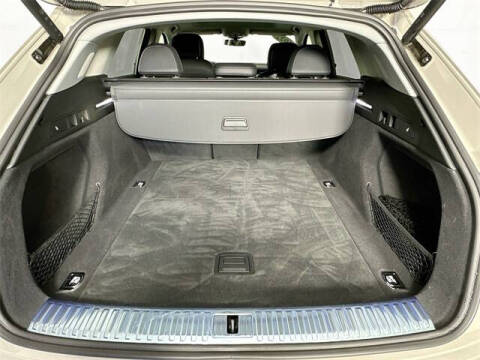 2022 Audi e-tron quattro Premium Plus