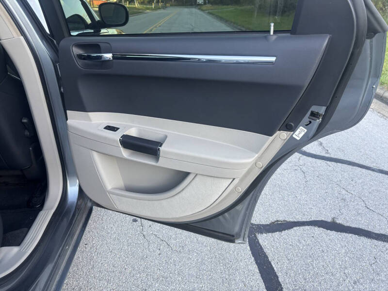 2006 Chrysler 300 SRT-8