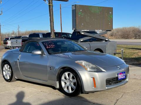 2005 Nissan 350Z for sale at Liberty Auto Sales in Merrill IA
