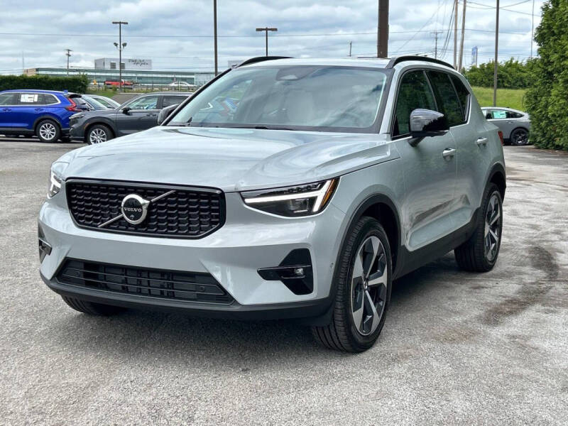 2026 Volvo XC40 B5 Plus