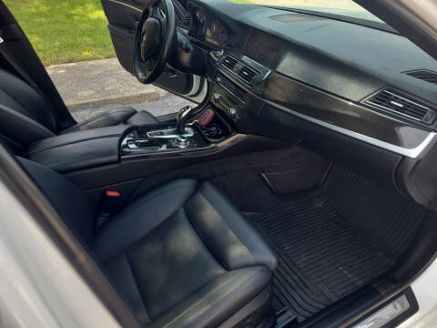 2012 BMW 5 Series 550i