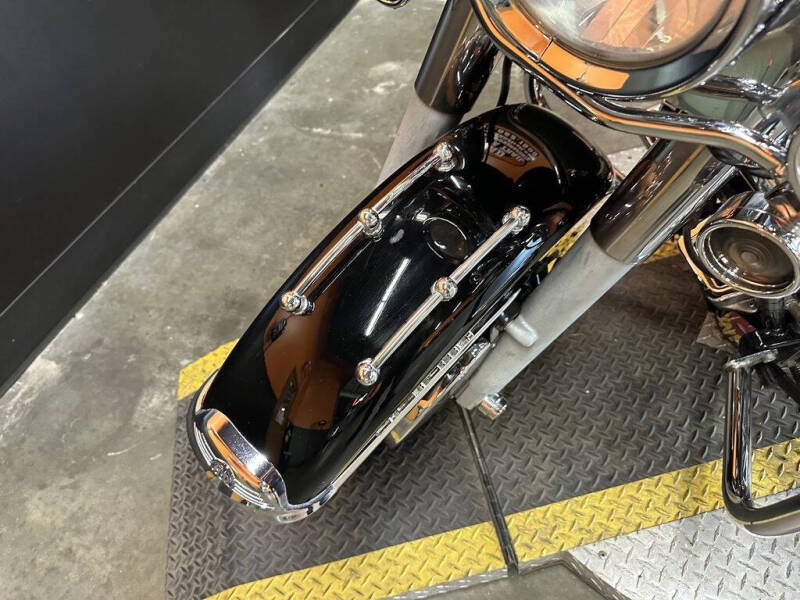 2002 Harley-Davidson FLHRC - Road King Classi