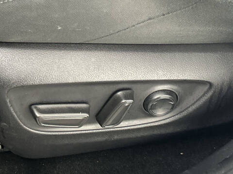 2023 Toyota Venza LE