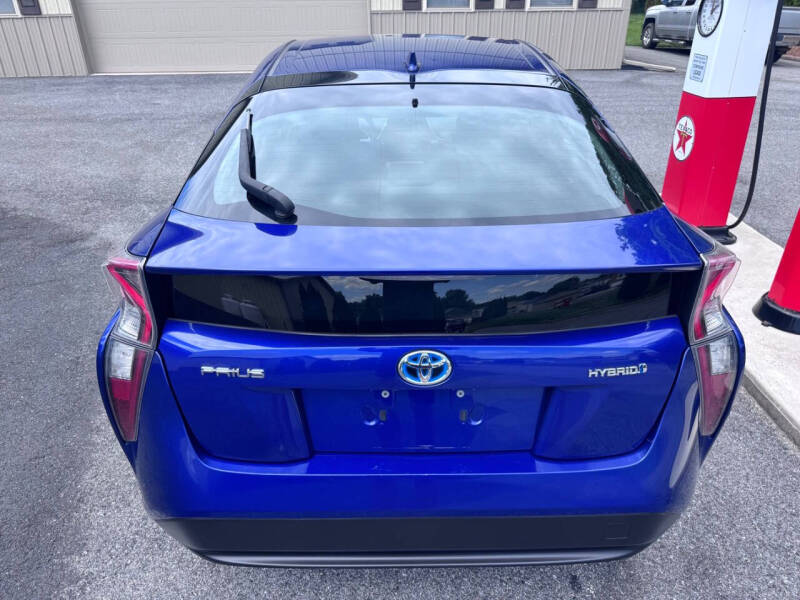 2016 Toyota Prius Two