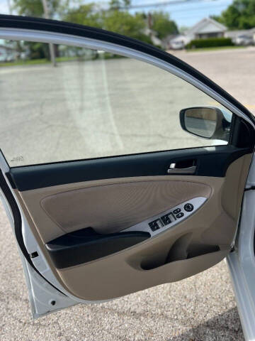 2017 Hyundai Accent SE