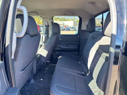 2022 Nissan Frontier SV