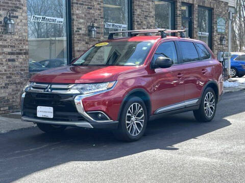 2018 Mitsubishi Outlander for sale at The King of Credit in Clifton Park NY