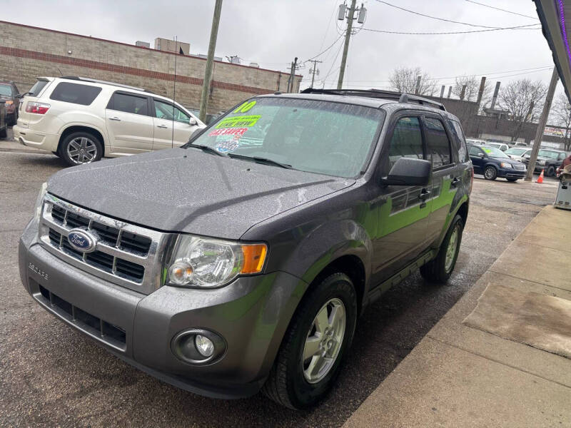 2010 Ford Escape XLT photo 4