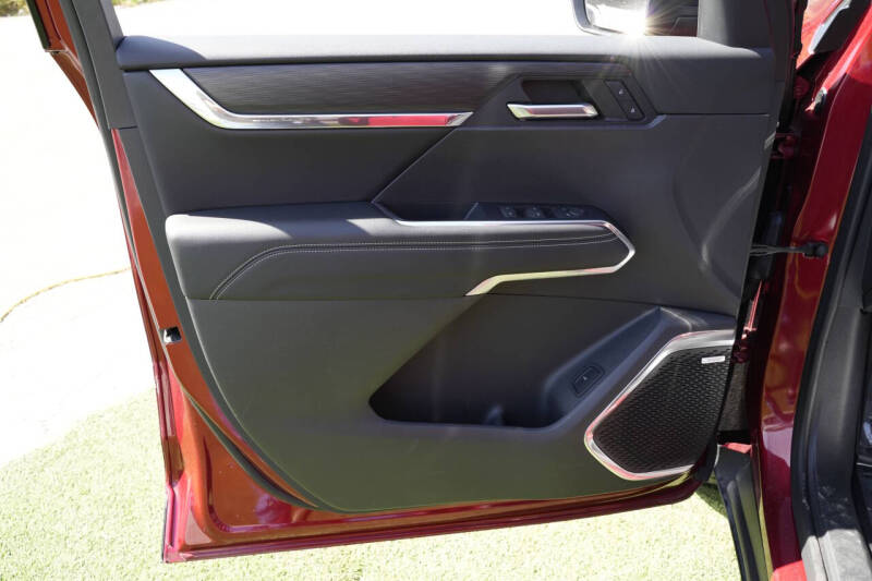 2024 GMC Acadia Elevation