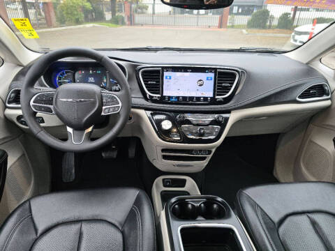 2024 Chrysler Pacifica Plug-In Hybrid