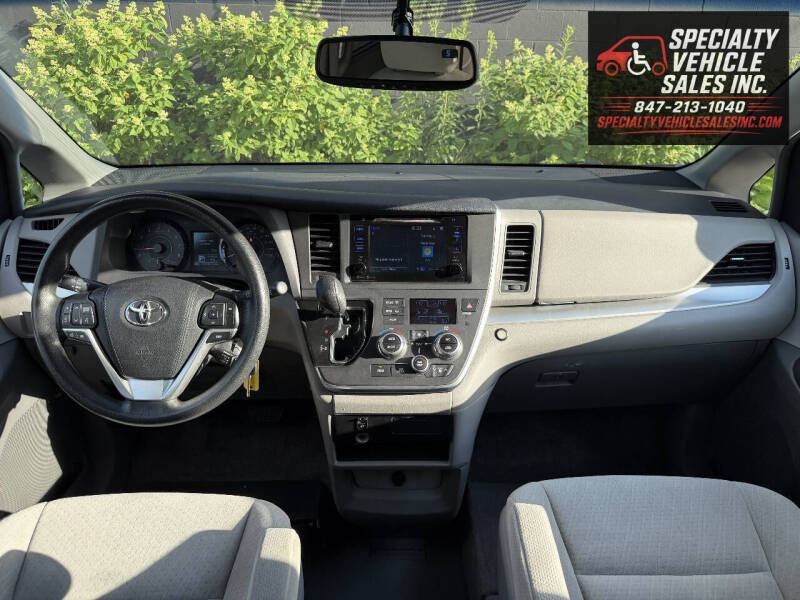 2015 Toyota Sienna LE Mobility 7-Passenger