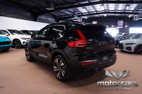 2023 Volvo XC40 B5 Plus Dark Theme
