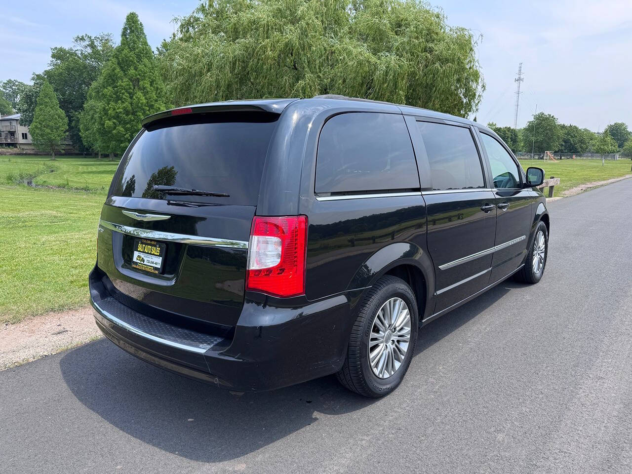 2014 Chrysler Town and Country 26