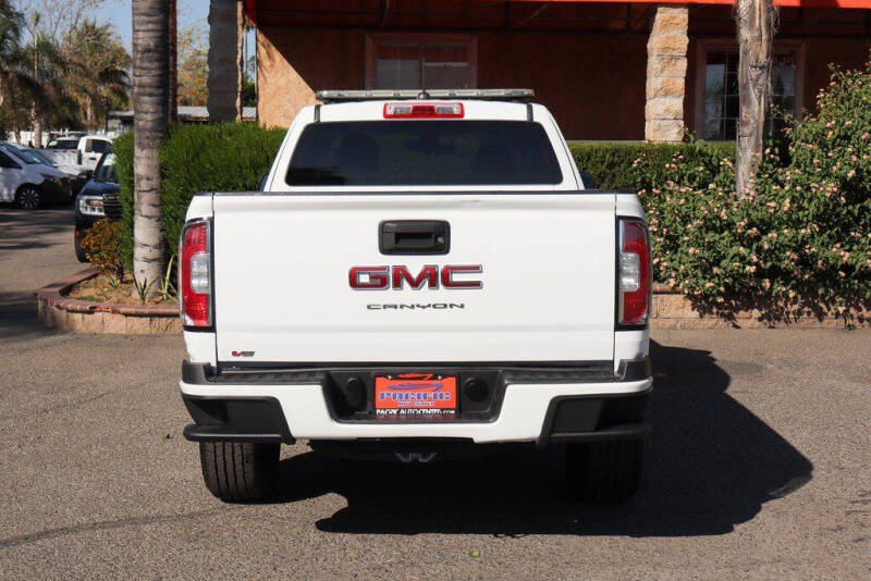 2022 GMC Canyon Elevation Standard