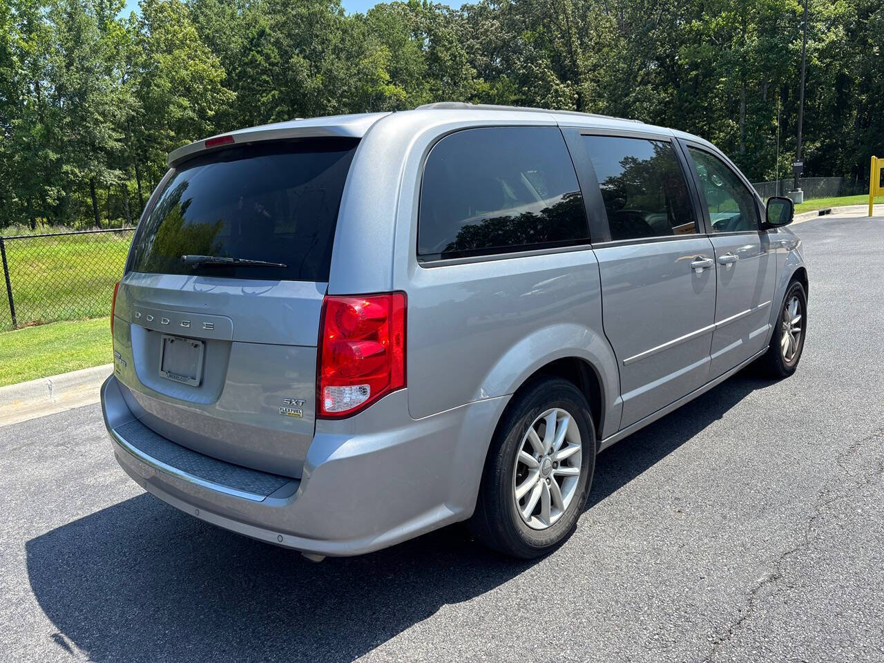 View vehicle photo 3