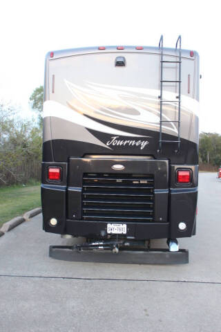 2011 Winnebago Journey