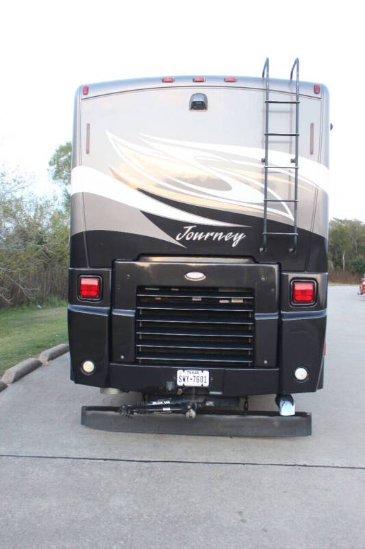 2011 Winnebago Journey