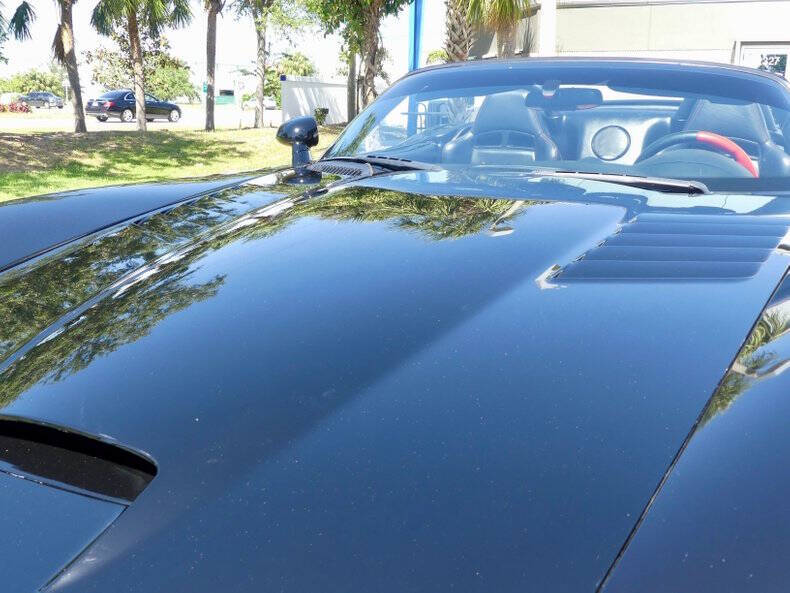 2004 Dodge Viper SRT-10