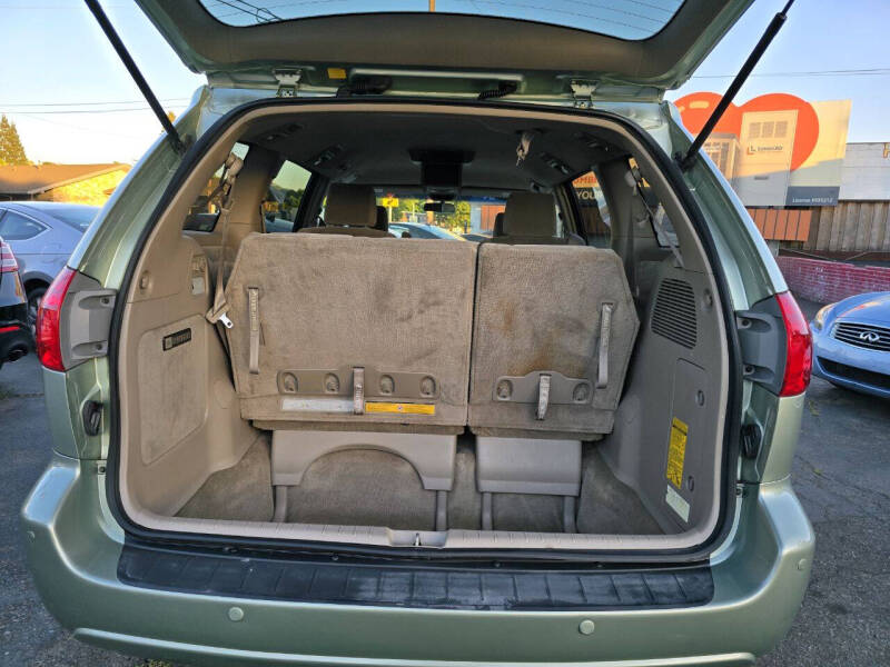 2007 Toyota Sienna LE 7-Passenger