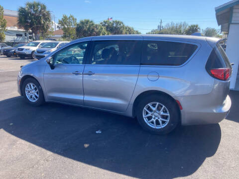 2017 Chrysler Pacifica LX