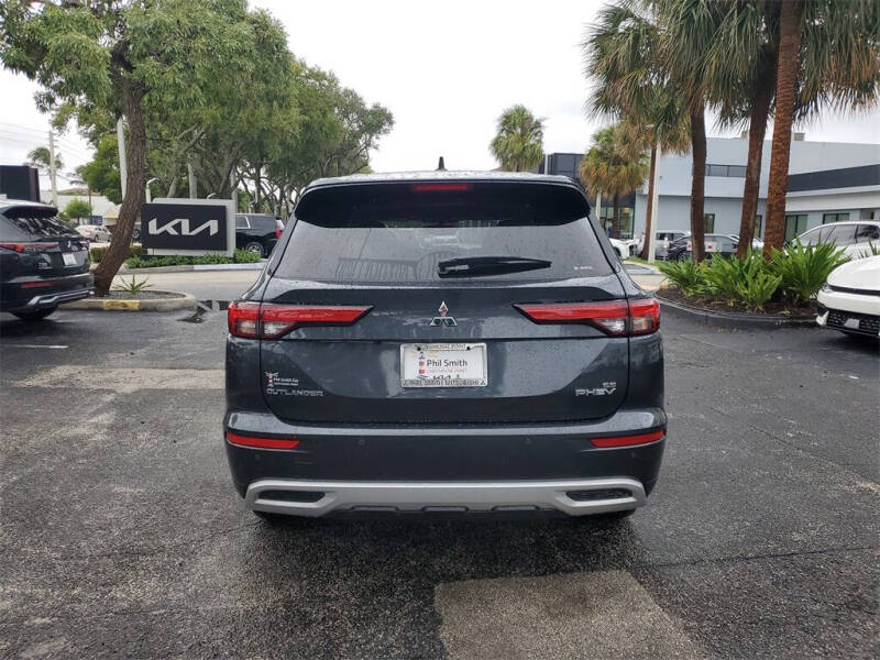 2025 Mitsubishi Outlander PHEV SE