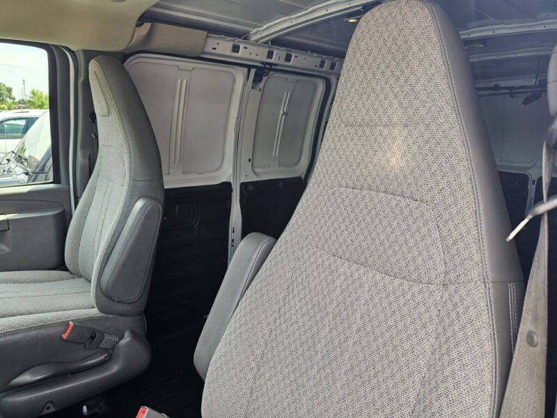 2017 Chevrolet Express 2500