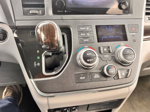 2015 Toyota Sienna XLE 7-Passenger