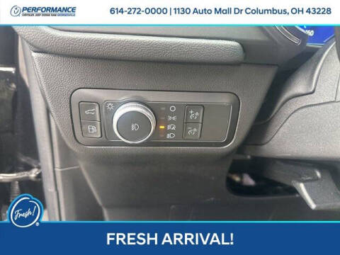 2022 Ford Escape Hybrid Titanium