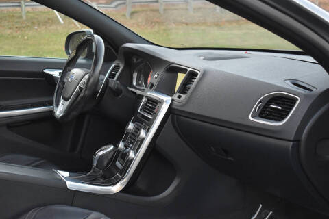 2016 Volvo S60 T5 Drive-E R-Design SE