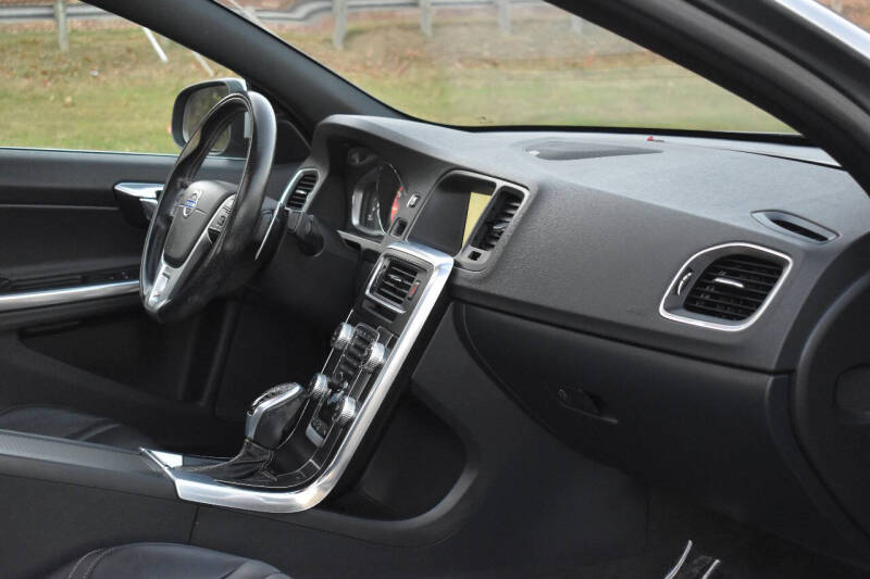 2016 Volvo S60 T5 Drive-E R-Design SE