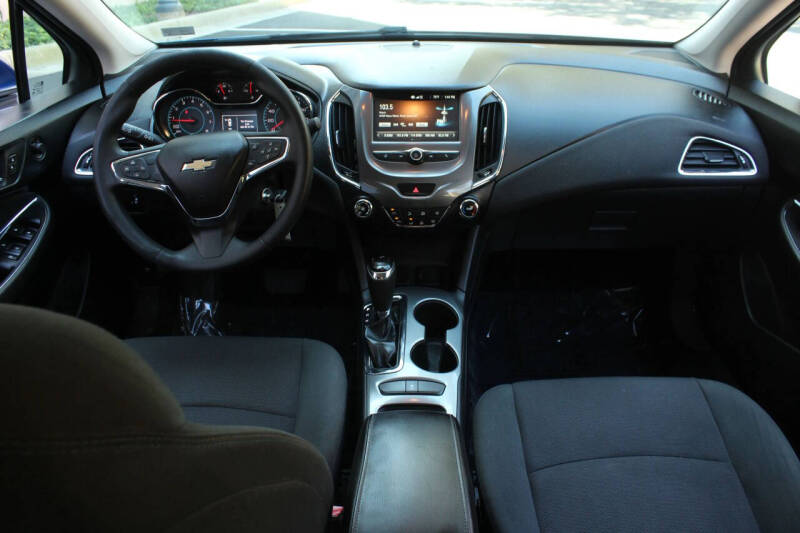 2017 Chevrolet Cruze LT Auto