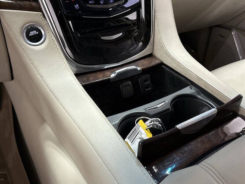 2016 Cadillac Escalade Luxury Collection