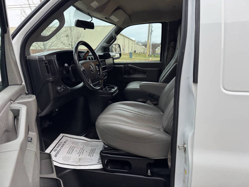 2023 GMC Savana 2500