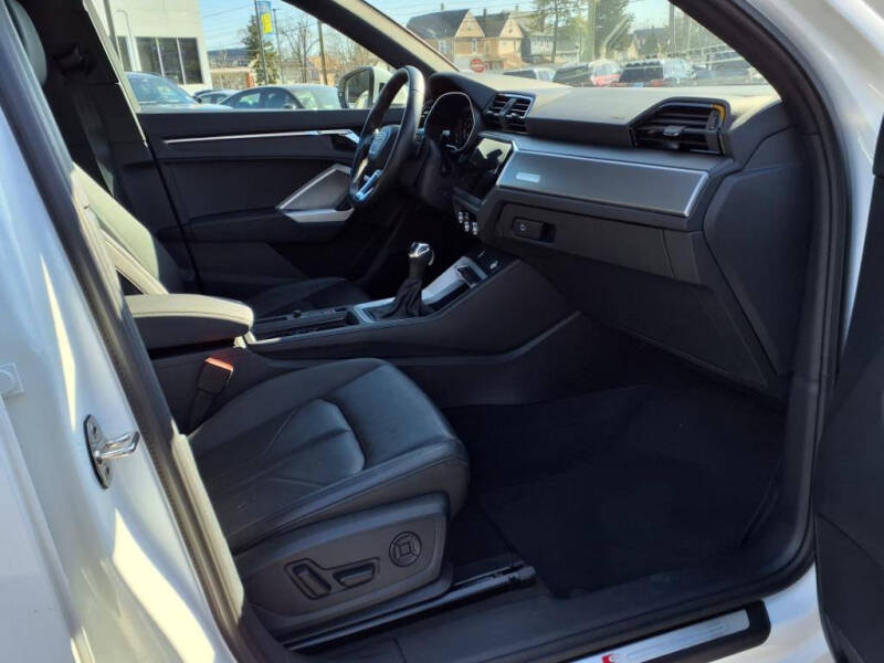 2023 Audi Q3 quattro S line Premium 45 TFSI