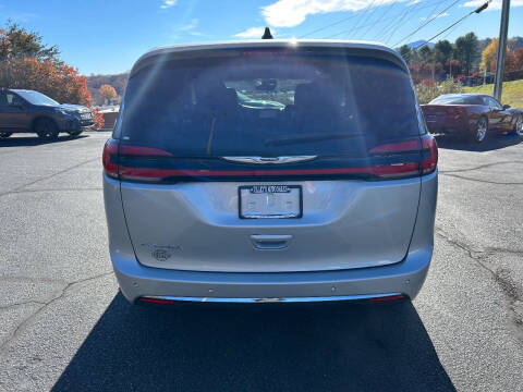 2024 Chrysler Pacifica Touring L