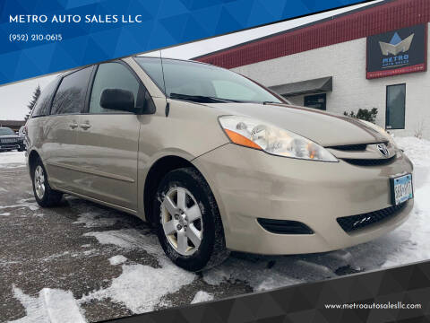 2009 Toyota Sienna for sale at METRO AUTO SALES LLC in Lino Lakes MN