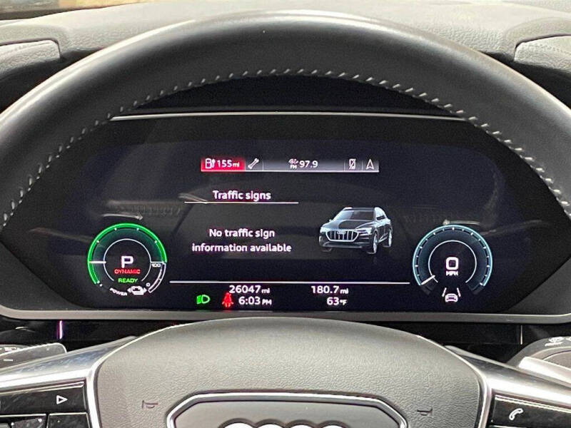2021 Audi e-tron quattro Premium Plus
