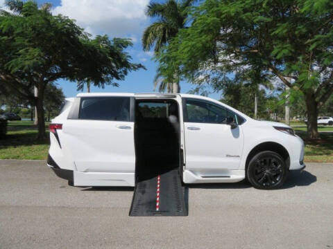2023 Toyota Sienna XSE 7-Passenger
